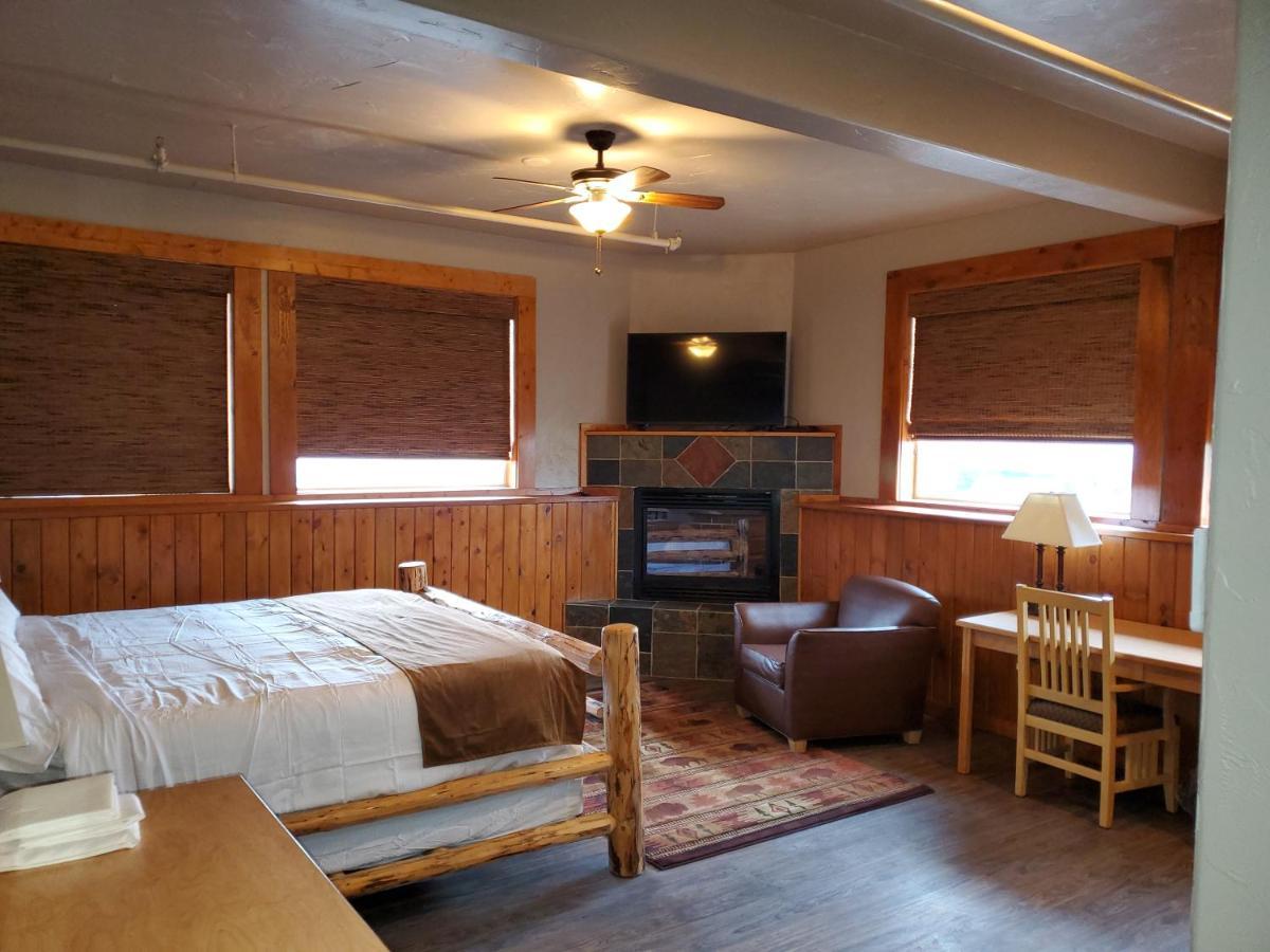 Buffalo Lodge Of Bigfork Ngoại thất bức ảnh
