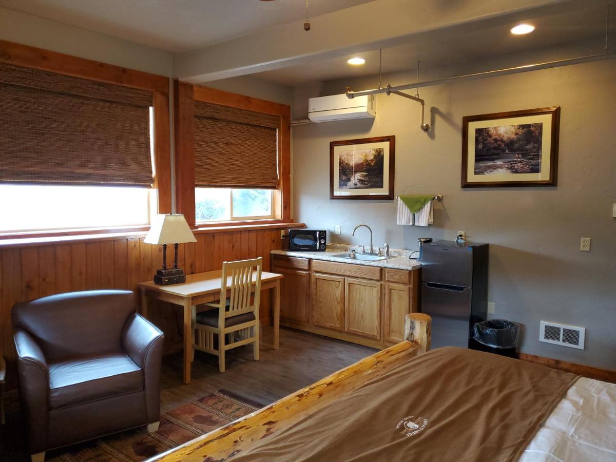 Buffalo Lodge Of Bigfork Ngoại thất bức ảnh