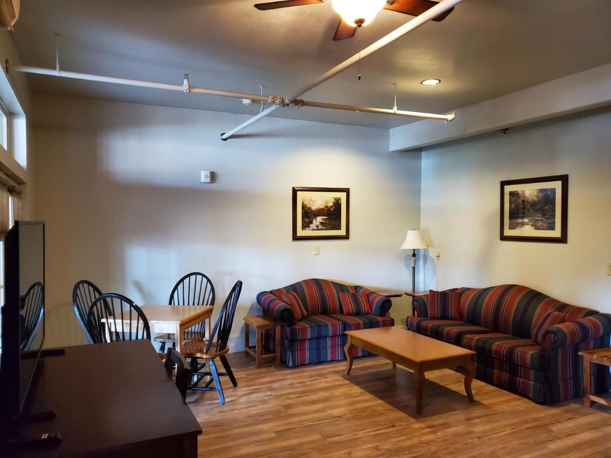 Buffalo Lodge Of Bigfork Ngoại thất bức ảnh